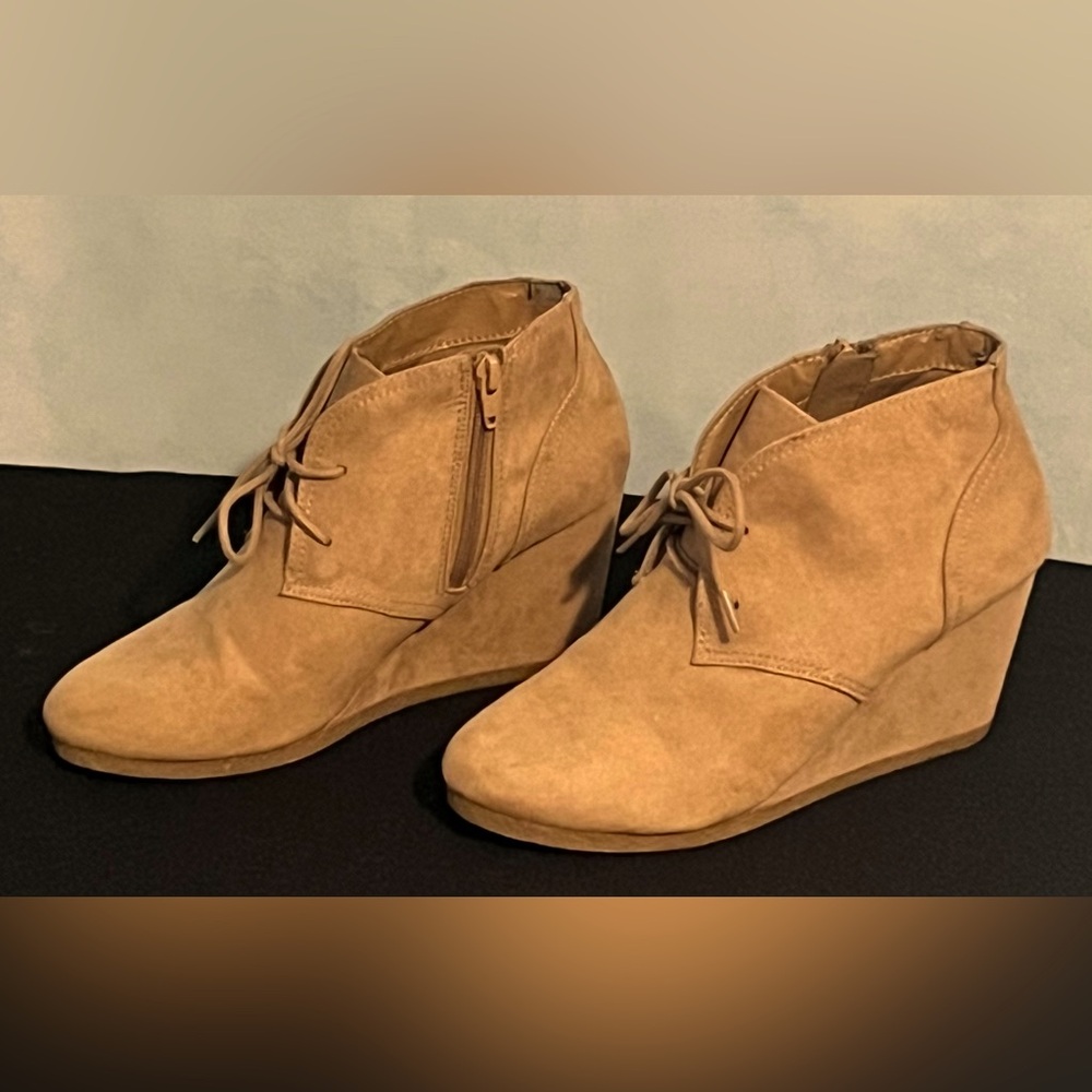 Womans Wedge Boots